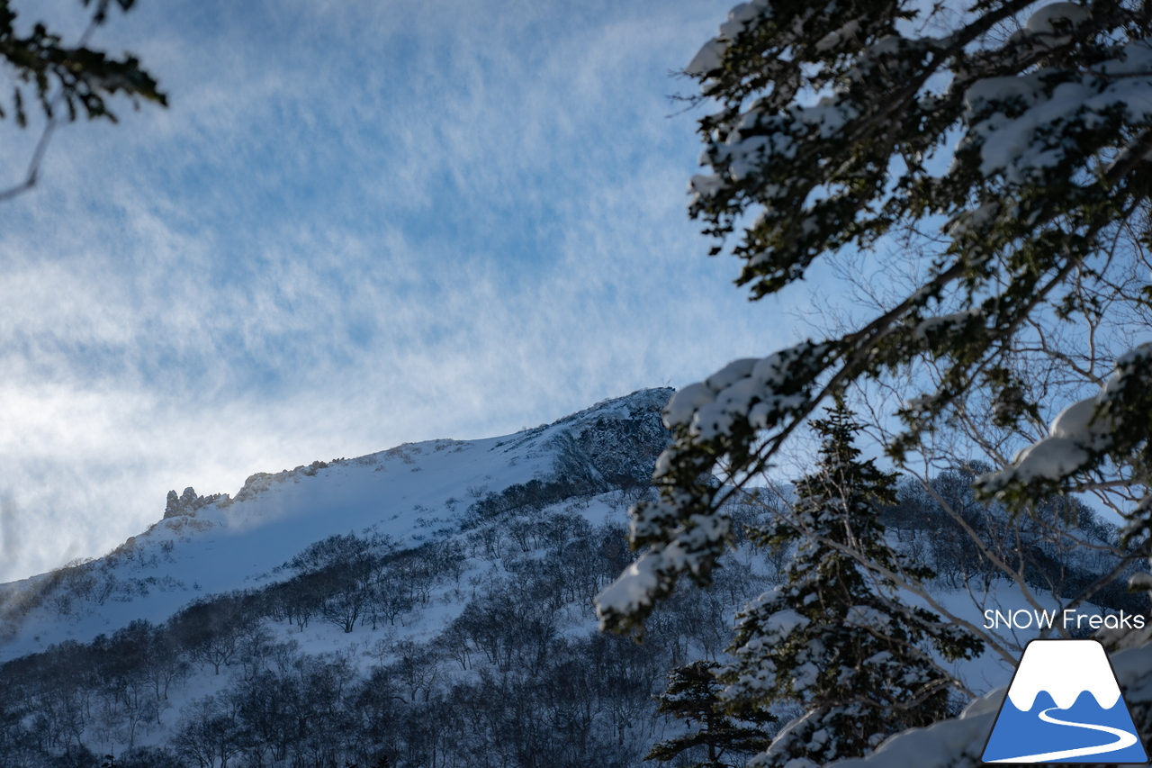 大雪山層雲峡・黒岳ロープウェイスキー場｜やっぱりここは別世界。標高1,520ｍのパウダーフィールド！